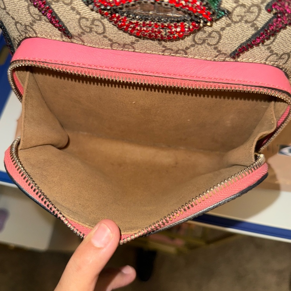Gucci Beige and Pink Backpack with Sequin Details - Picture 7 of 9